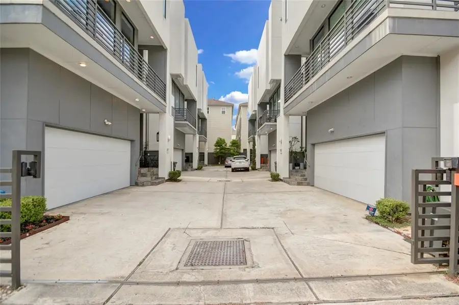 5634 Petty Street #B, Houston, TX 77007 - #2