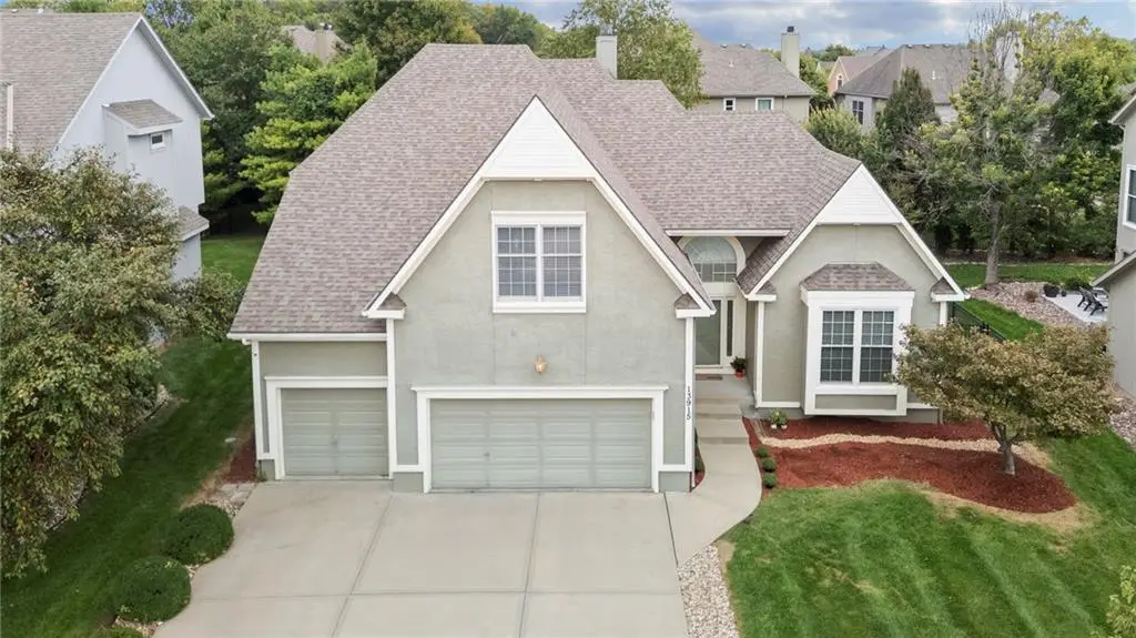 13915 Rosehill Lane, Overland Park, KS 66221 - Image #1