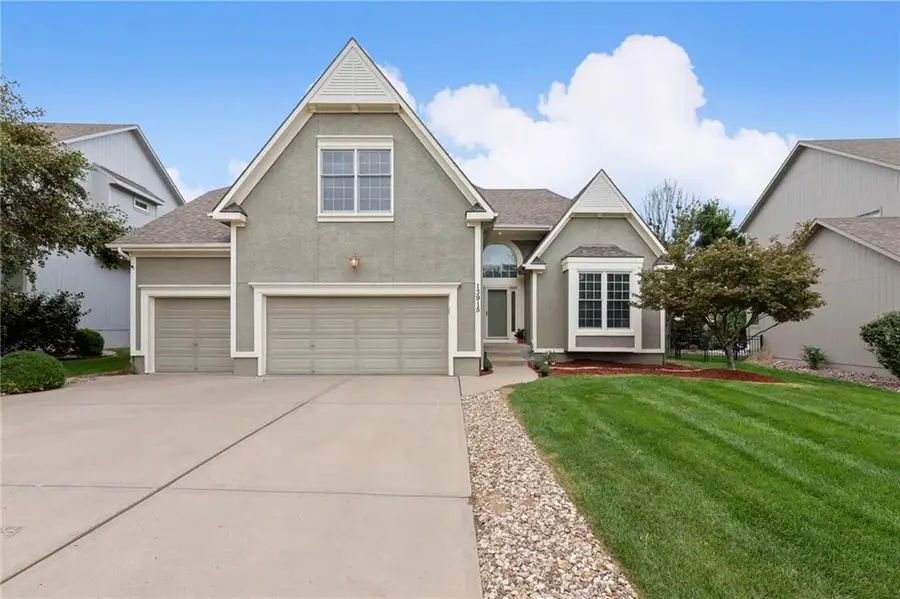 13915 Rosehill Lane, Overland Park, KS 66221 - Image #2