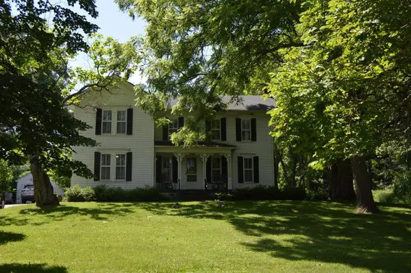 4561 N Lake Road, Clarklake, MI 49234