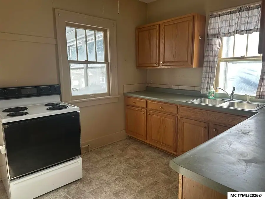 147 N Crescent Drive, Mason City, IA 50401 - Image #2