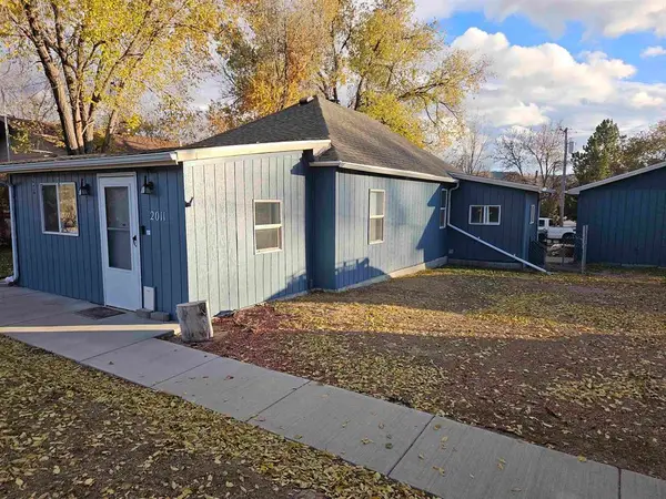 2011 Jennings Ave, Hot Springs, SD 57747