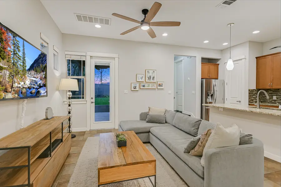 2206 Schriber St #B, Austin, TX 78704 - #3