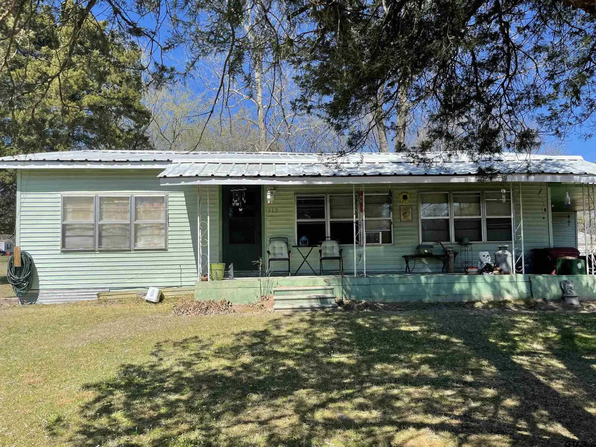 312 5th St SW, Bogata, TX 75417 - #1