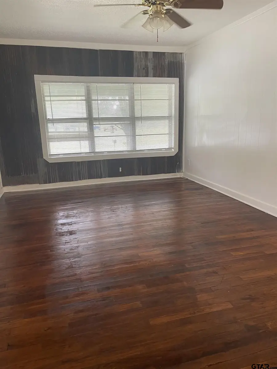 312 5th St SW, Bogata, TX 75417 - #3