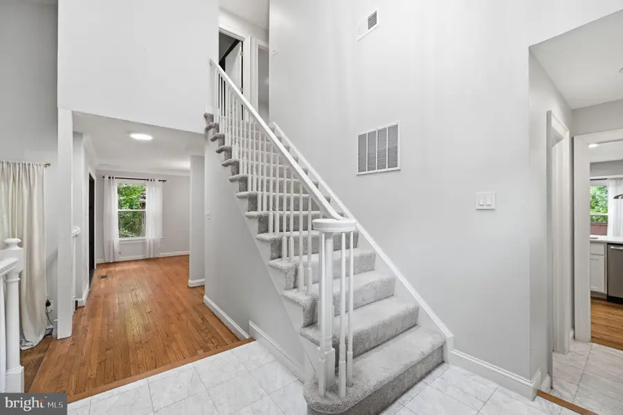 5610 Cavalier Woods Lane, Clifton, VA 20124 - #3