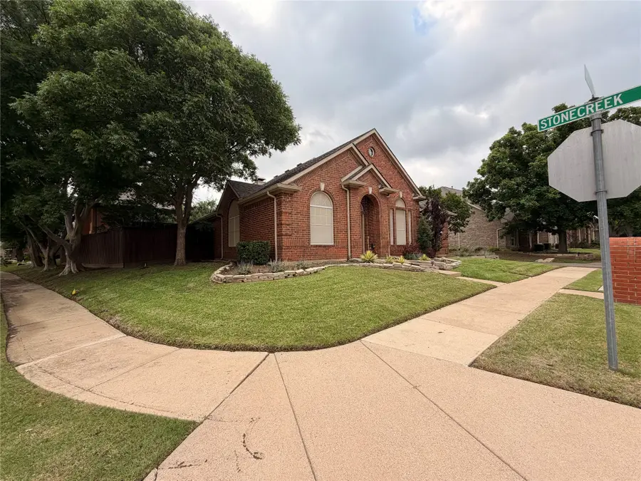 8640 Woodcreek Drive, Irving, TX 75063 - #2