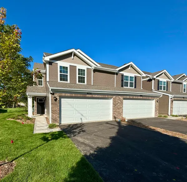 600 W 39th Place, Hobart, IN 46342