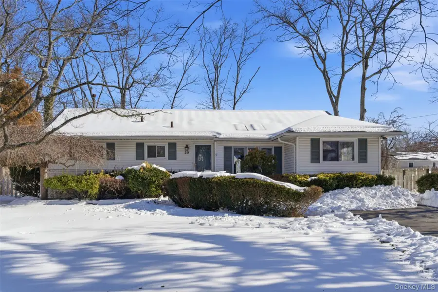 25 Rogers Lane, Smithtown, NY 11787 - #2
