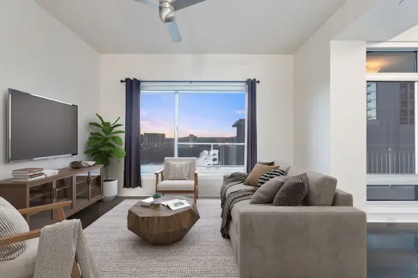 603 Davis St #1101, Austin, TX 78701