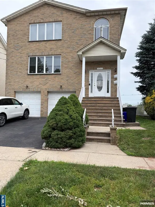 504 2nd Avenue , 1 plus In-La, Lyndhurst, NJ 07071