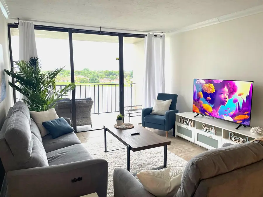 1830 Embassy Drive #608, West Palm Beach, FL 33401 - #2