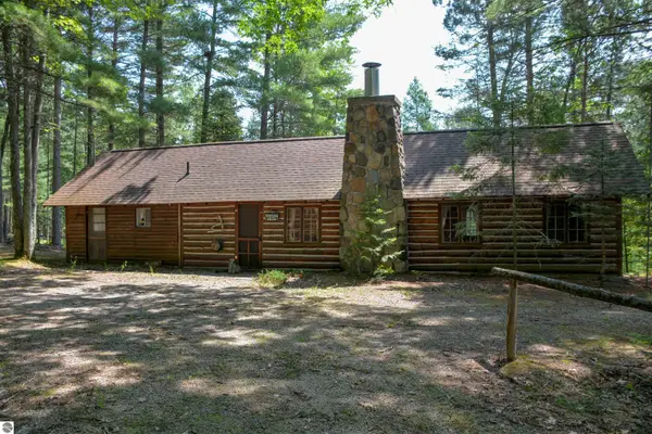 6483 W Plum Valley Road NW, RapidCity, MI 49676