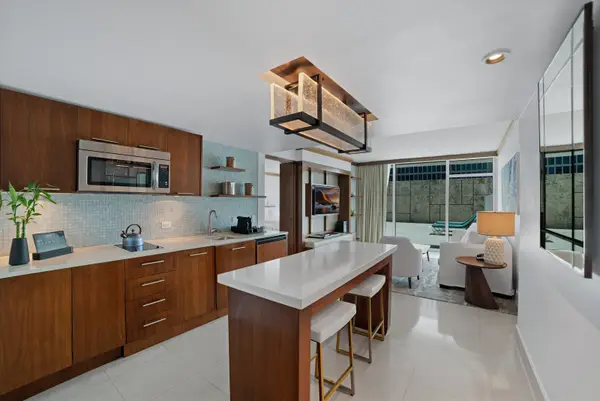 6801 Collins Ave #705, Miami Beach, FL 33141