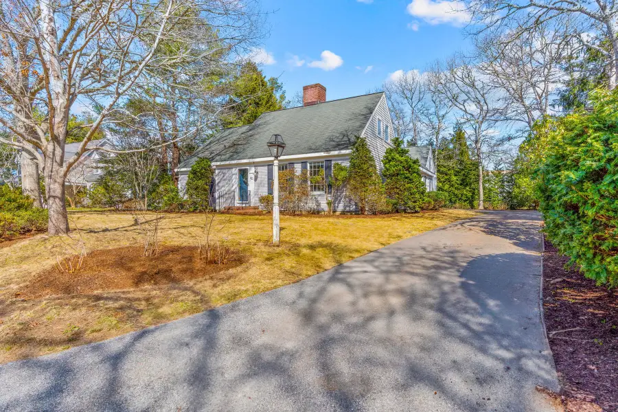 92 Wianno Cir, Osterville, MA 02655 - #2