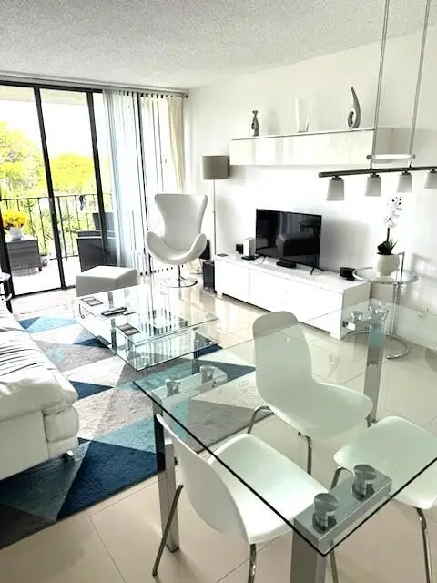 1830 Embassy Drive #403, West Palm Beach, FL 33401 - #2