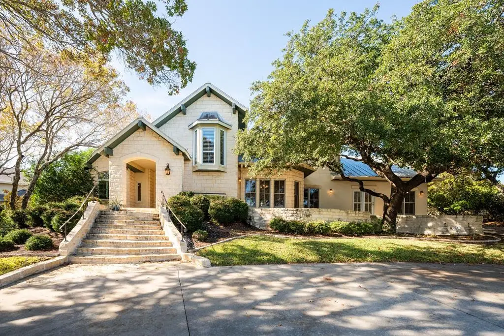 404 Overlook Dr, Kerrville, TX 78028 - #1