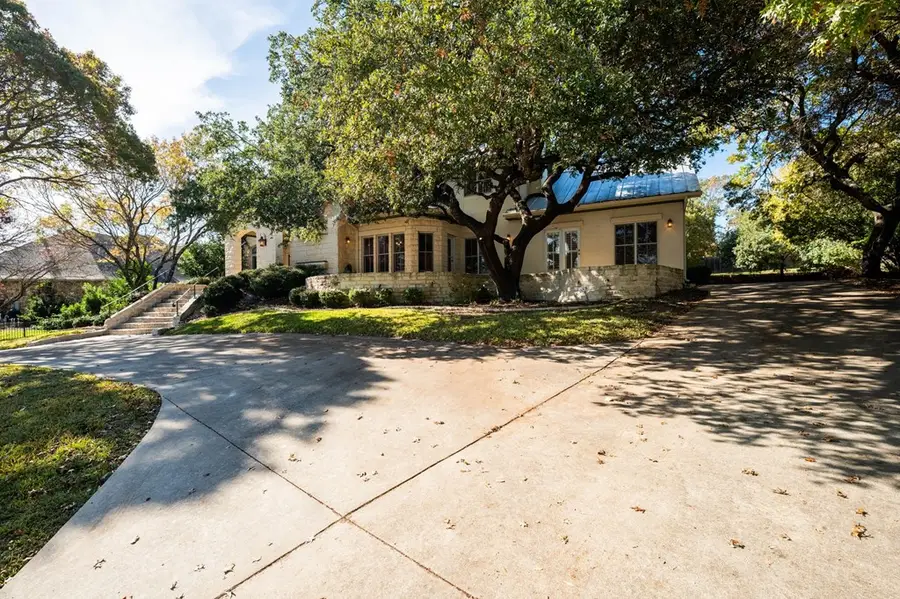 404 Overlook Dr, Kerrville, TX 78028 - #3