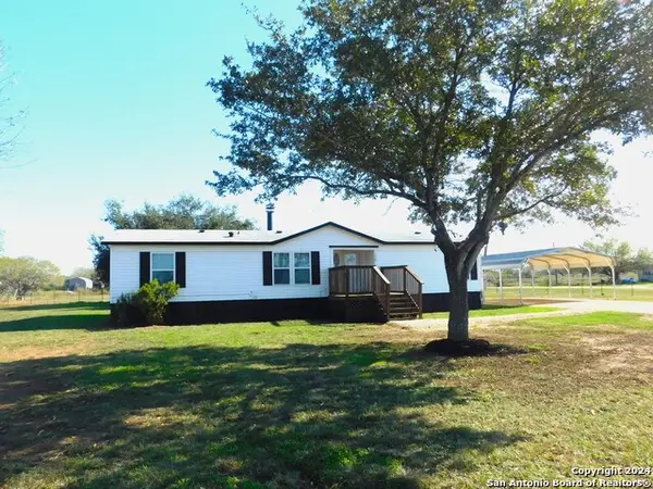 110 Crestfield Dr, Pleasanton, TX 78064