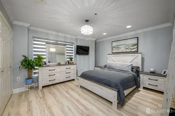 109 Adamecs Way, South Amboy, NJ 08879