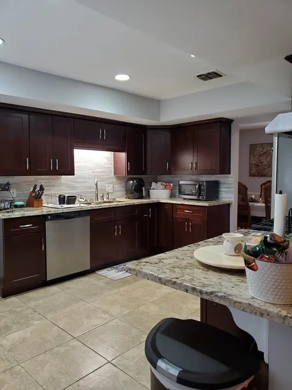 5210 Honey Circle, Houston, TX 77004