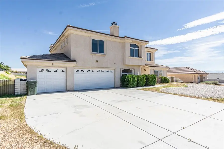 16245 Ridge View Drive, Apple Valley, CA 92307 - #2