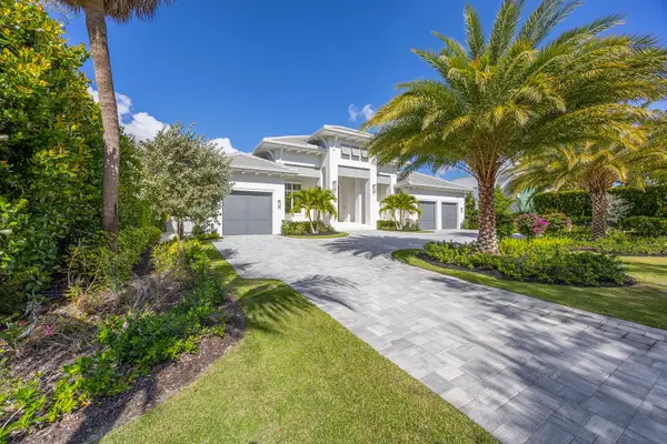 375 Bow Line Drive, Naples, FL 34103