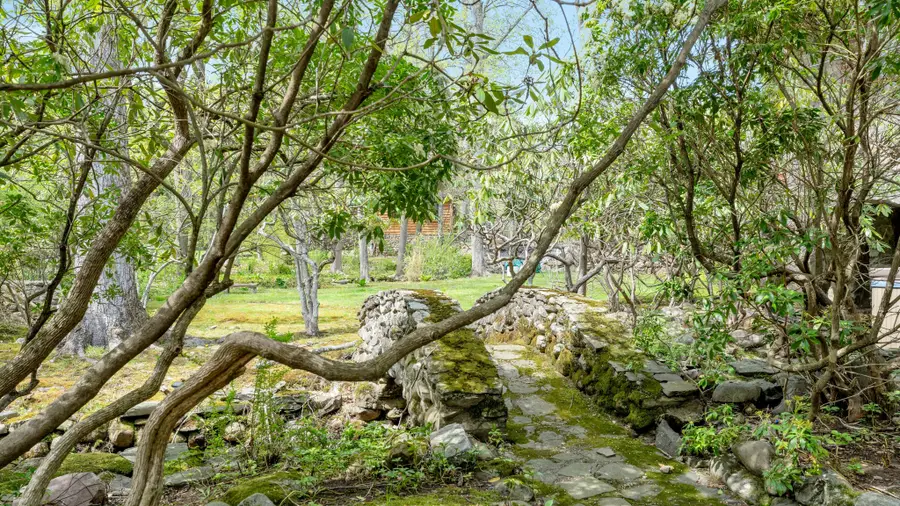 17 Hillside Avenue, Upper Saddle River, NJ 07458 - Image #3