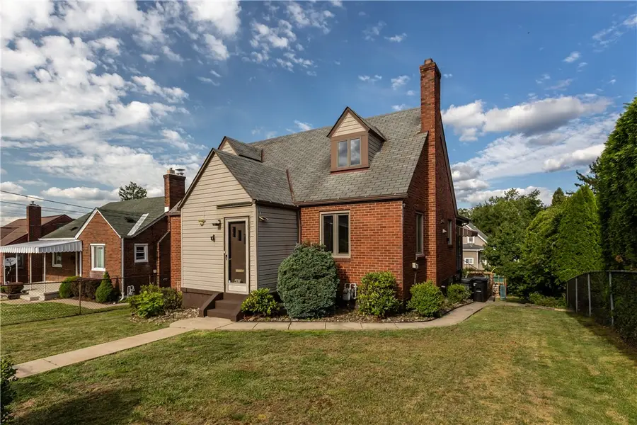 412 Phillips Ave, Stowe, PA 15136 - #3