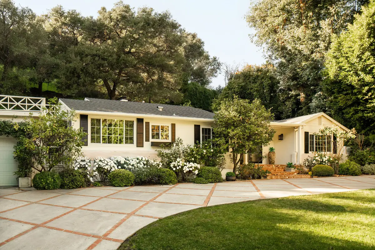 2533 Benedict Canyon Drive, Beverly Hills, CA 90210 - Image #1