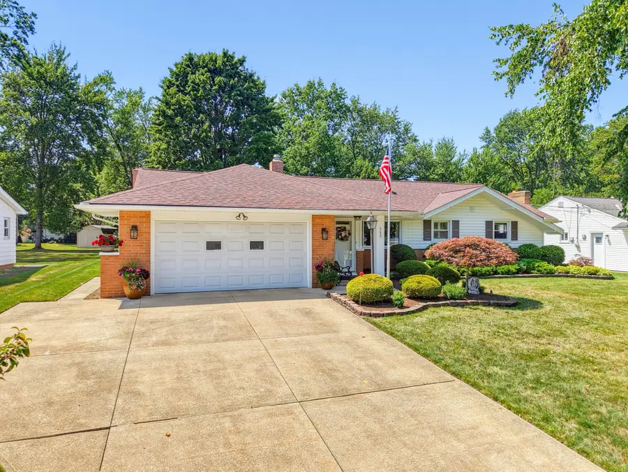 988 Cranbrook Drive, Highland Heights, OH 44143 - #2
