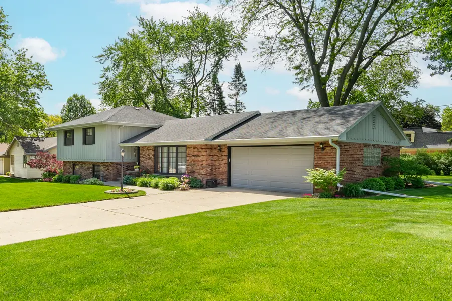 1505 Lakewood Drive, Mendota, IL 61342 - #2