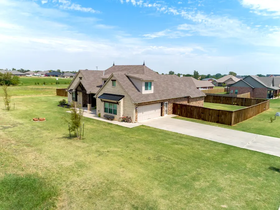 1417 Fairway Drive, Perry, OK 73077 - #2