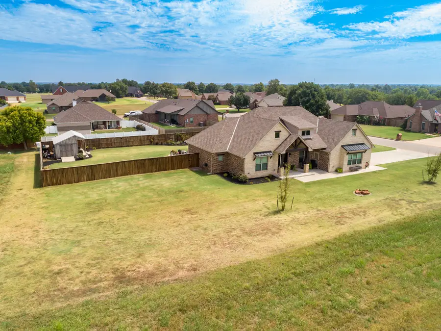 1417 Fairway Drive, Perry, OK 73077 - #3