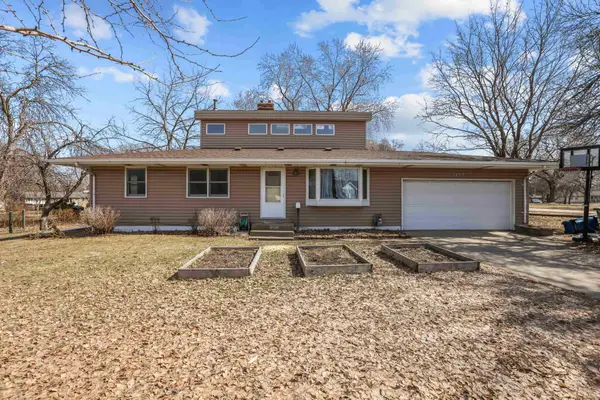 5492 Altura Road Ne, Fridley, MN 55421