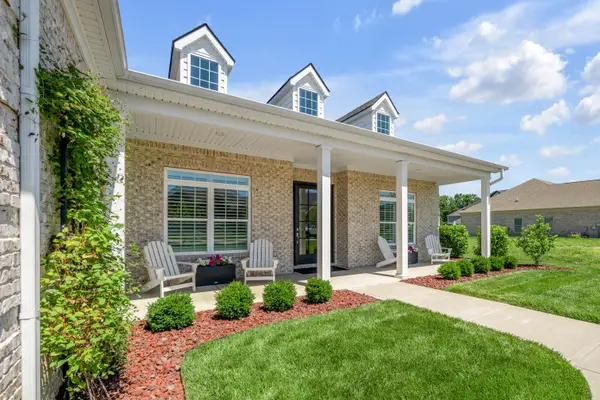 392 Weston Park, Lexington, KY 40515