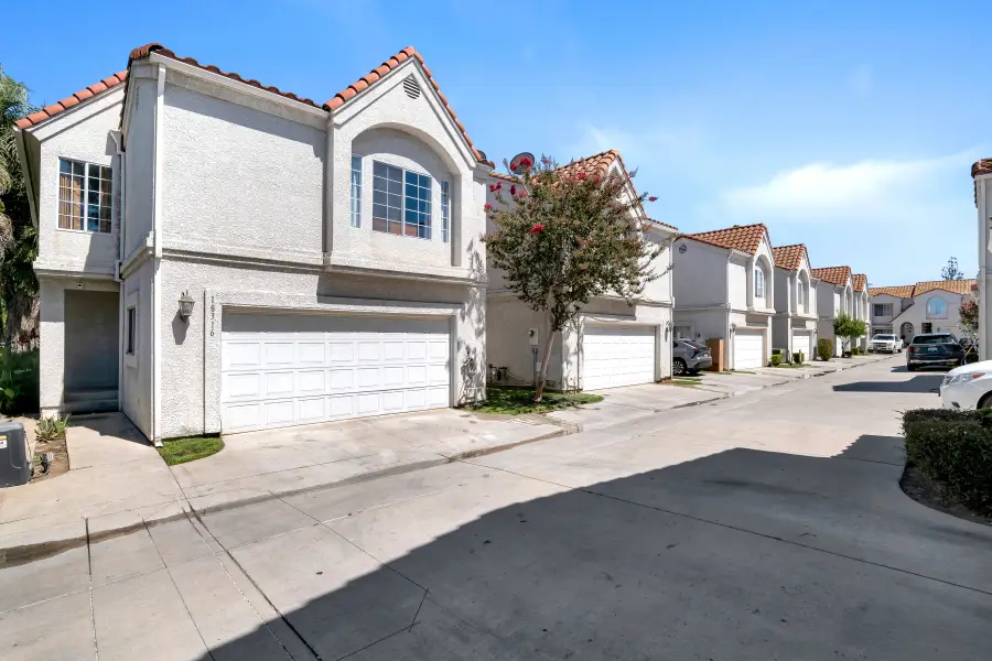 18316 Keswick Street, Reseda, CA 91335 - #2