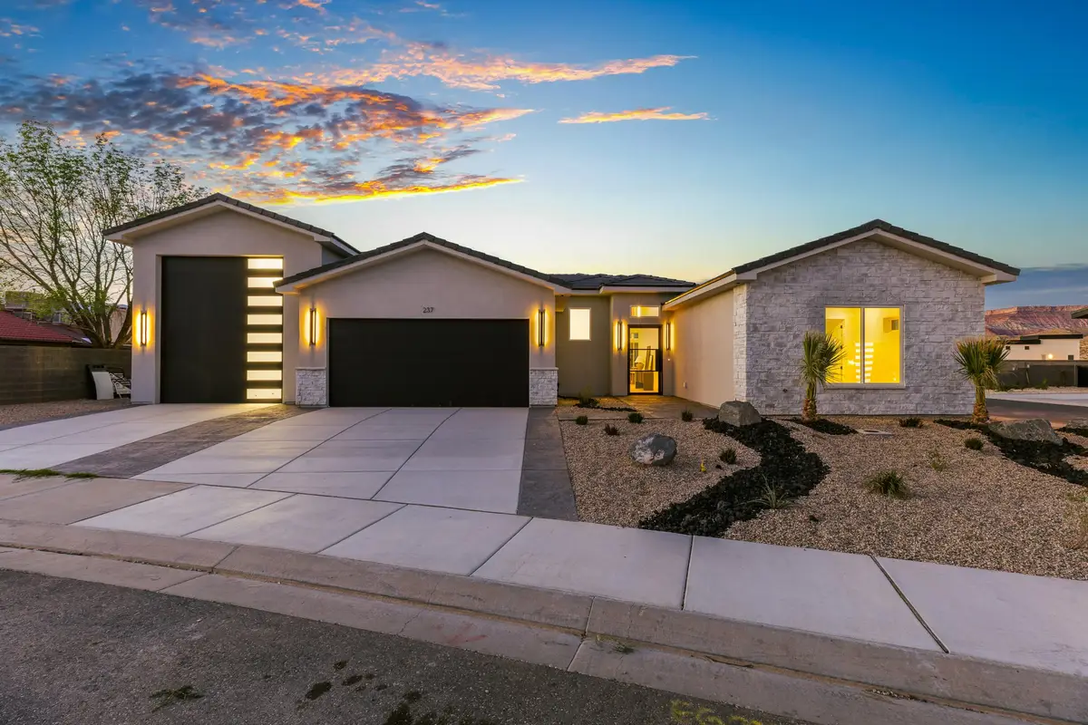 237 E 1100 N, Hurricane, UT 84737 - #1