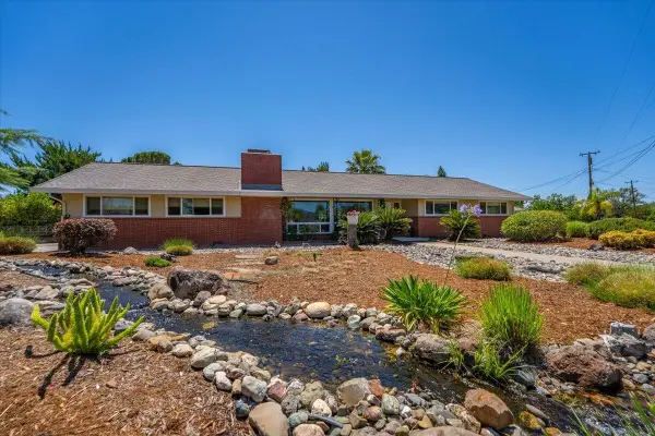 3255 Panorama Drive, Redding, CA 96003