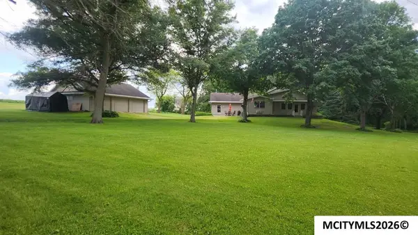 1787 Gilmore Ave, NEW HAMPTON, IA 50659