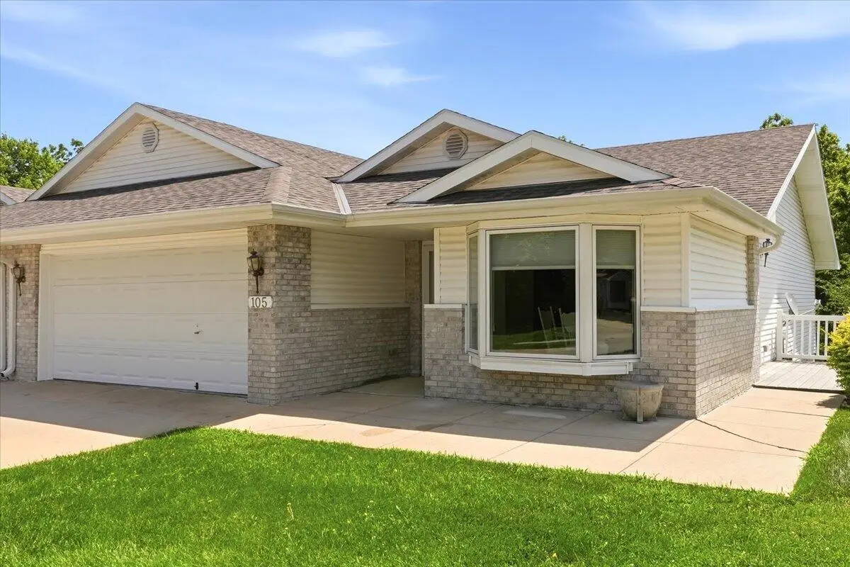 105 E Deer Lane, Plattsmouth, NE 68048 - #1