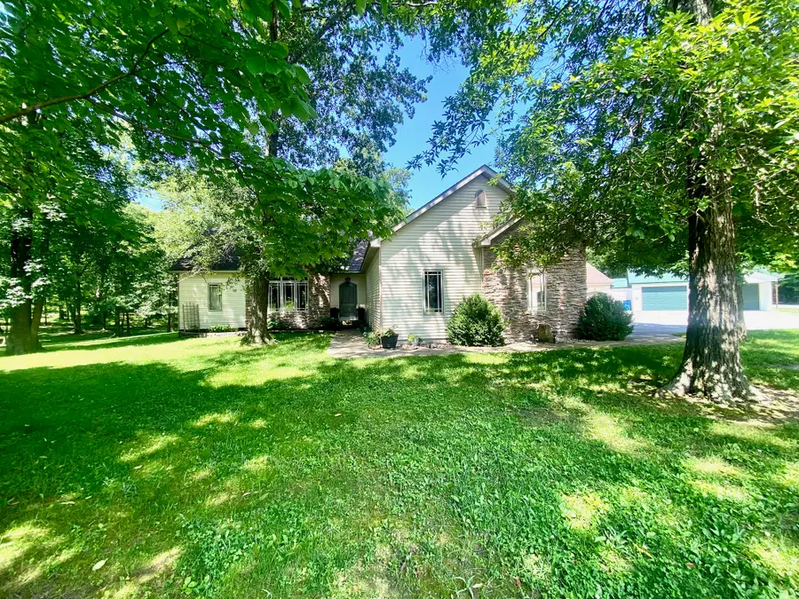 10950 Prestwick Dr Drive, Benton, IL 62812 - Image #3