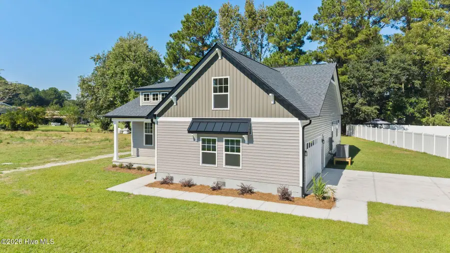 706 W Bridgers Street Ext, Burgaw, NC 28425 - #3