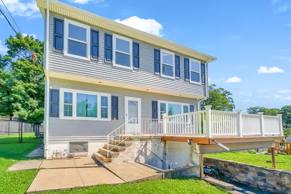 13 Hopatchung Rd, Hopatcong Boro, NJ 07843