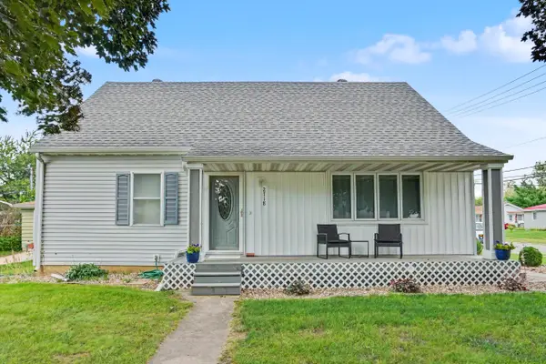2718 E Ave Nw, Cedar Rapids, IA 52405