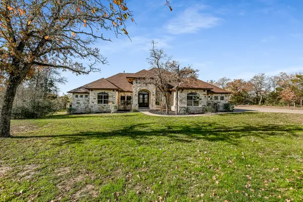 121 Wagon Gap Ct, Bastrop, TX 78602