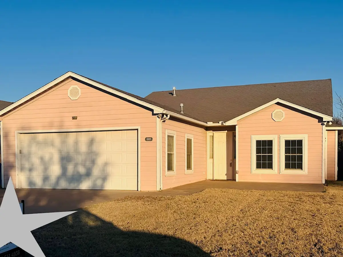 1005 Freeland Dr, Enid, OK 73703-1 - Image #1