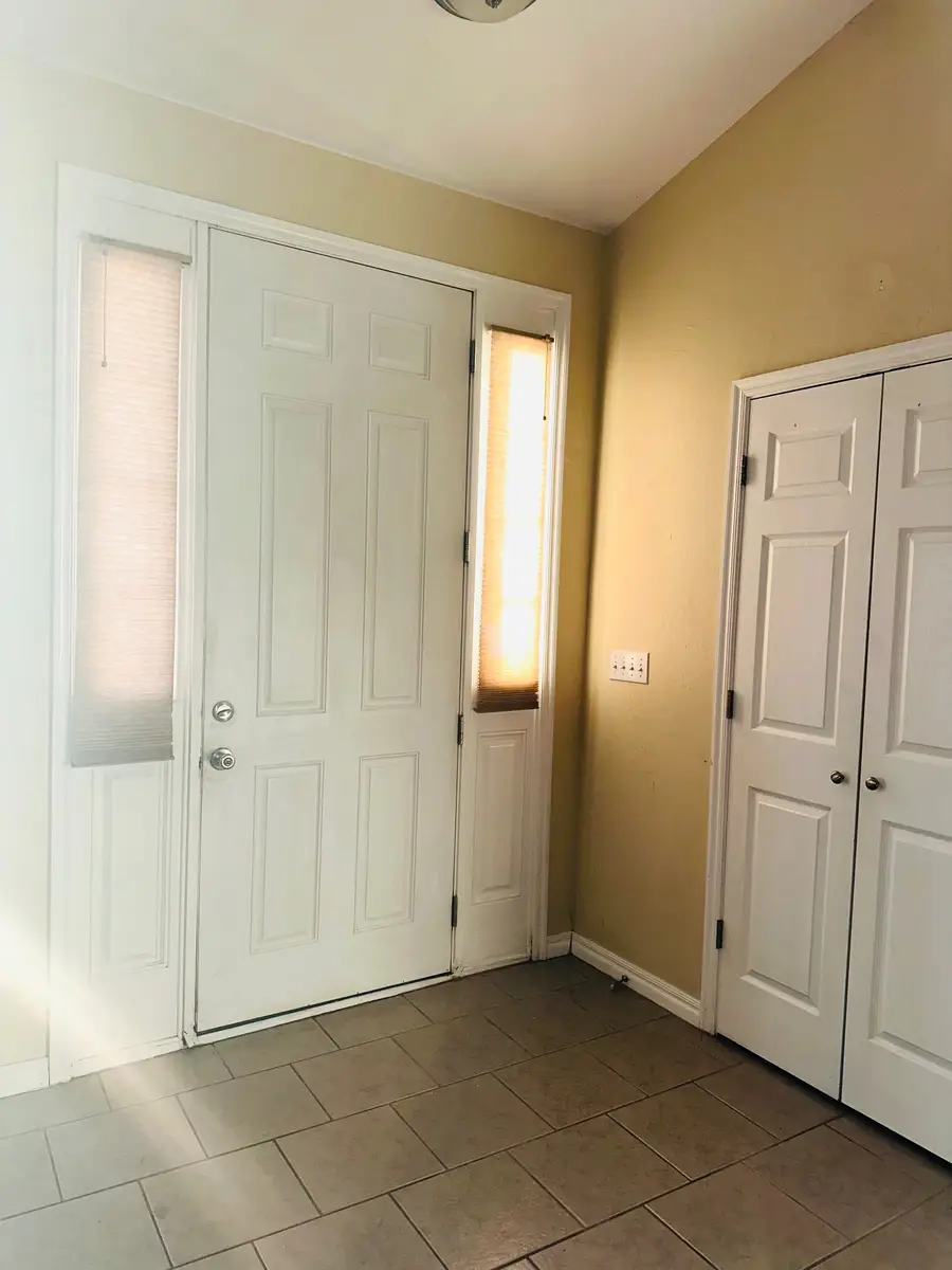 1005 Freeland Dr, Enid, OK 73703-1 - Image #3