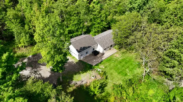 92 Camden Road, Hope, ME 04847