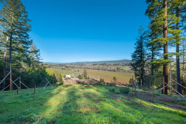 3210 W Dry Creek Road, Healdsburg, CA 95448
